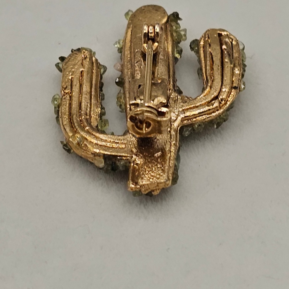 Vintage Cactus Brooch Pin Gold Tone Green Green Stone Chips Desert Southwestern‎ - Picture 5 of 9